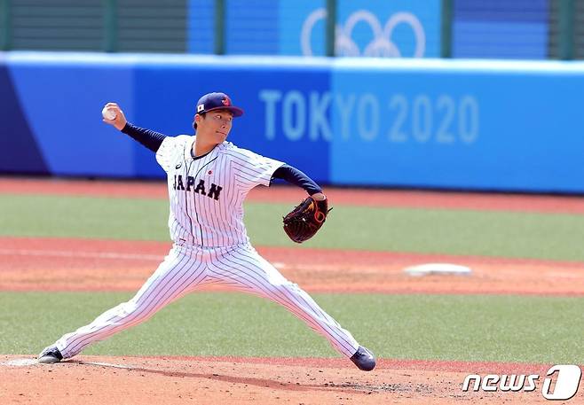 야마모토 요시노부는 일본 야구대표팀의 에이스다. © AFP=뉴스1