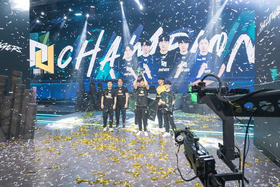 Nuturn Gaming celebrate after winning VCT 2021 Korea Stage 2 Challengers. [RIOT GAMES]