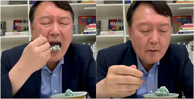 윤석열 전 검찰총장은 지난 2일 인스타그램에 '민트초코 아이스크림' 먹는 영상을 올렸다. 민트초코는 20~30대 사이 호불호가 갈리는데, 윤 전 총장이 이 맛을 좋아한다고 밝히며 젊은 층과 소통 강화에 나선 것으로 해석된다. 2021.8.2./사진=윤석열 전 검찰총장 인스타그램.