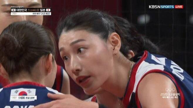 한국 여자 배구 올림픽 국가대표팀 주장 김연경 선수가 도쿄올림픽이 펼쳐지는 일본 현지에서 인기 인터넷 ‘밈’(meme)으로 떠올랐다.