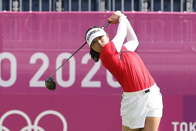 고진영이 4일 일본 사이타마현 가와고에시 가스미가세키 컨트리클럽(파71)에서 열린 2020도쿄올림픽 여자 골프 1라운드에서 3언더파 68타를 기록하며 공동 4위에 올랐다. /사진=뉴스1