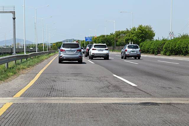 지프 랭글러 루비콘 레콘 에디션 자유로 연비