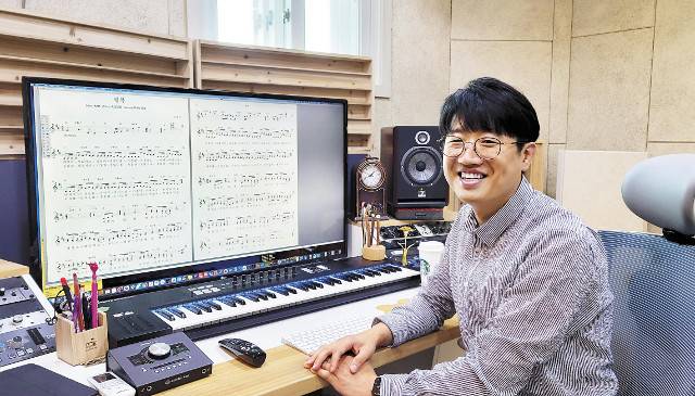 손 목사가 지난달 27일 대전 작업실에서 인터뷰 하는 모습. 손경민 목사 제공