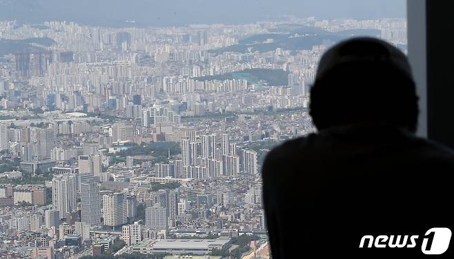 서울 송파구 롯데월드타워 서울스카이에서 바라본 서울 시내 아파트 단지 모습 /뉴스1 © News1