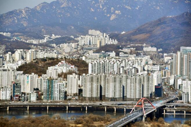 지난 6월 서울 내 아파트 거래는 총 4천240건으로 집계됐다. [사진=정소희 기자]