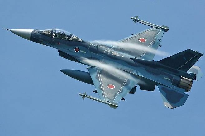 일본 항공자위대 F-2 전투기가 훈련을 위해 비행하고 있다. 록히드마틴 제공