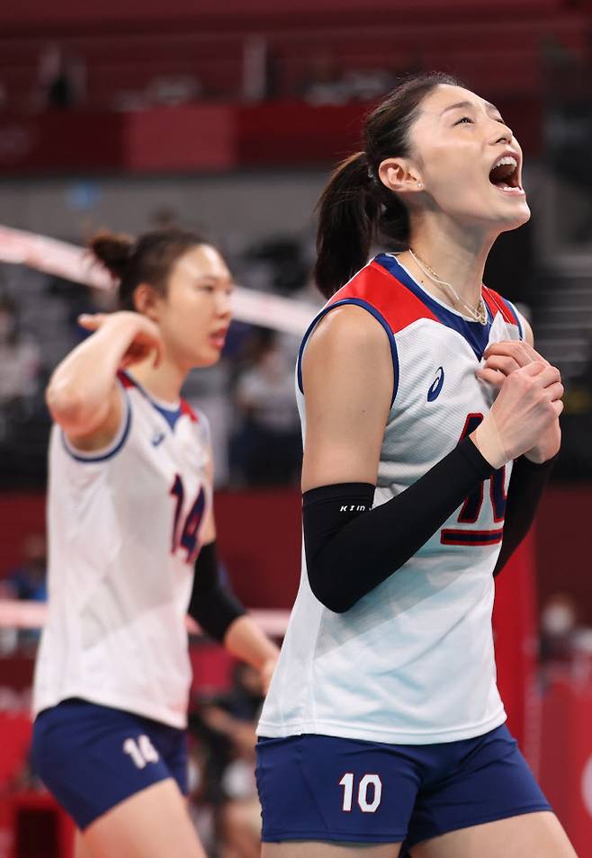 8일 일본 도쿄 아리아케 아레나에서 열린 도쿄올림픽 여자배구 세르비아와의 동메달 결정전. 김연경이 실점 후 아쉬워하고 있다. 사진=연합뉴스