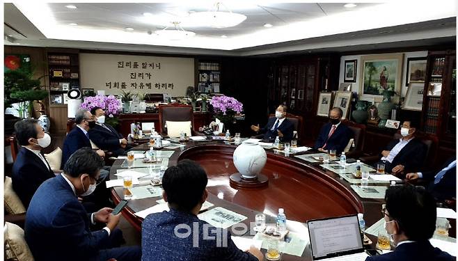 한교총은 9일 서울 서초구 백석예술대에서 미래발전위원회 회의를 열어 기관 간 통합 실무협상에 나설 기관통합준비위원회를 구성했다(사진=한교총)