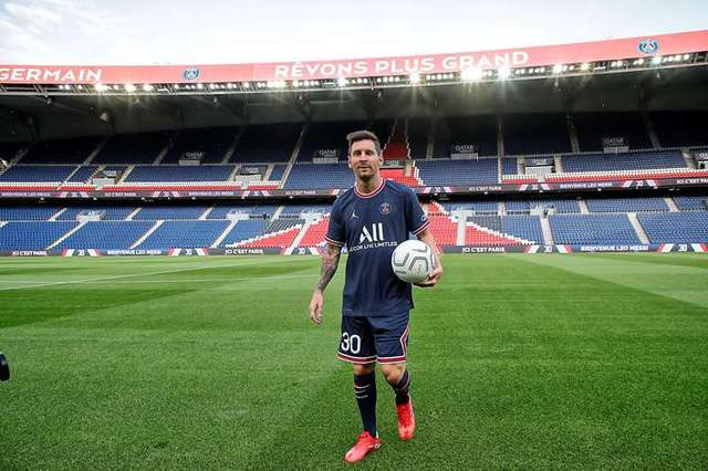 [서울=뉴시스] 파리생제르맹(PSG) 유니폼 입은 리오넬 메시. (캡처=PSG 홈페이지)