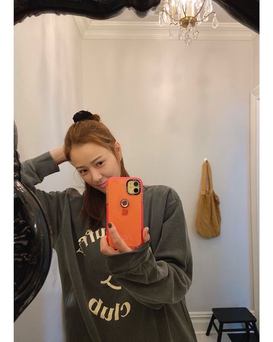 Son Tae-young wrote on his Instagram on the 11th, Its more relaxed than you think. Try it on with Opposition. Good to come!I will be a close friend. The photo shows Son Tae-young posing in a new T-shirt.The comment of acquaintances and netizens exploded in Son Tae-young, who still boasts innocent visuals.Son Tae-young responded to various comments and communicated, and the Comment I am a girl said, Are you not a aunt?Thank you for saying .On the other hand, Son Tae-young married Actor Kwon Sang-woo in 2008 and had one male and one female.Son Tae-young, who currently lives in United States of America, shares his daily life in United States of America and communicates with netizens.Photo: Son Tae-young Instagram