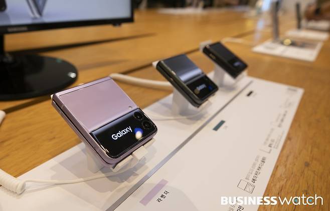 갤럭시Z 플립3/사진=이명근 기자 qwe123@