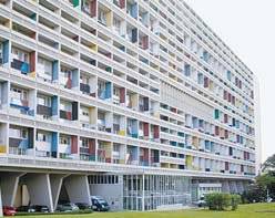 르코르뷔지에가 1952년 마르세유에 지은 최초의 현대식 아파트인 위니테 다비타시옹. [중앙포토]