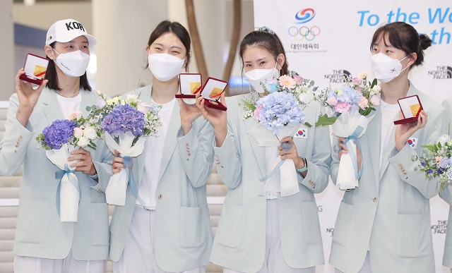 여자 배구 대표팀 김연경(왼쪽부터), 양효진, 김수지,박정아. 연합뉴스