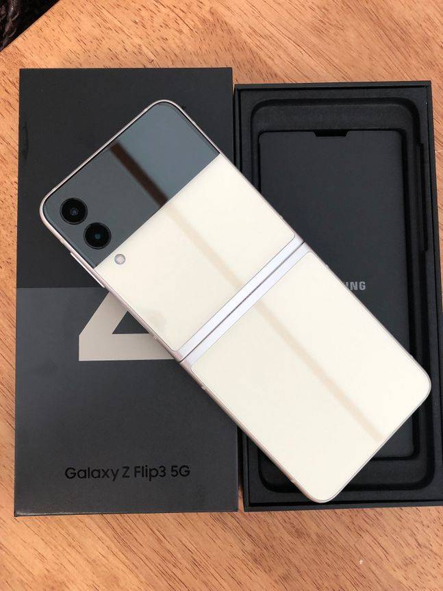 갤럭시Z플립3 펼친 모습.ⓒ데일리안 최은수 기자