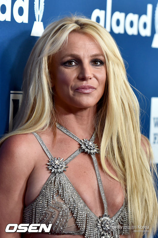 attends the 29th Annual GLAAD Media Awards at The Beverly Hilton Hotel on April 12, 2018 in Beverly Hills, California.