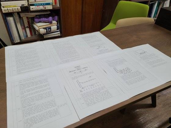 임재준 서울대 의대(내과학) 교수 겸 의학교육실장이 '서울의대 열린강의실' 유튜브의 첫 주자로 나섰다. 사진은 당시 임 교수가 준비한 강의 자료. 23분짜리 영상을 준비하기까지 일주일 정도 소요됐다고 한다. 정희윤 기자