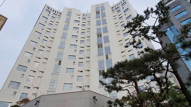 우리나라에서 가장 비싼 공동주택 PH129. 서울 강남구 청담동에 있는 이 아파트는 한강조망권이 뛰어나고 올림픽대로를 통한 강남북 접근성이 좋다./오종찬 기자