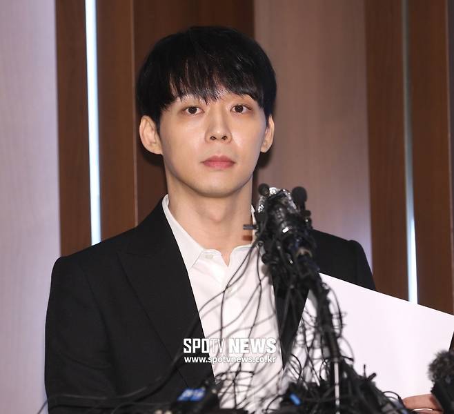 Singer Park Yoochun and his agency, Lee CL, are in conflict after a year and seven months of signing an exclusive contract.Park Yoochun and Lee CL signed an Exclusive contract on January 1 last year and have been active.However, on the 18th, after one year and seven months of Exclusive contract, Lee CL said, Park Yoochun is preparing for legal action in violation of the Exclusive contract agreement.The conflict between the two sides was known as a report by the local media in Japan on the 13th. Local media said, Park Yoochun is the major shareholder in LeeCL and dismisses the current Lee CL.Lee CL is also suing the CEO for embezzlement and misappropriation, and is preparing for Damages lawsuits for breach of contract. The damage amounts to hundreds of millions of won. On the 16th, Park Yoochun was reported to be pushing for a fan meeting in Japan.We are experiencing a serious loss due to human betrayal as well as damage caused by Park Yoochuns Exclusive contract violation, Lee CL said on the 18th.I have to go to the place where I have been damaged by defamation. Lee CL said, It is a clear false fact, and it seriously undermines the honor of the representative with Lee CL and Lee CL.Rather, Park Yoochun claimed that he used his corporate card as a personal entertainment and living expenses.Lee CL said, Even though Park Yoochun has used the companys corporate card as a personal entertainment and living expenses, he has not made a problem with it and has been helping to solve personal debt problems of over 2 billion won.Nevertheless, it is the position of Lee CL that Park Yoochun gave a corporate card to his girlfriend who lived together at the time, so that he could buy a luxury bag or use tens of millions of won in company funds for games.Lee CL said, Park Yoochun has paid about 100 million won for the money that was not used at the entertainment business, and the company paid for it for a long time.Lee CL is preparing a court response to the violation of the contract through the law office of Lee Eun-eun, after hearing that Park Yoochun violated the Exclusive contract agreement and signed a double contract with Japan agency a month agoIn addition, Park Yoochun said that he would dismiss the representative as a major shareholder in Lee CL. At the time of its establishment as ReCL, Park Yoochun was listed as the largest shareholder on the surface because of difficulty in registering shareholders due to debt problems.For that reason, the largest shareholder in Lee CL is Park Yoochun mother, but he has never been involved in actual management. As for the profit, he said, Since there was no profit immediately after the exclusive contract, the company representative has been trying to operate the company by taking loans personally, and eventually it exceeded 1 billion won in sales at the end of 2020.Lee CL said, We were able to resume activities such as albums, overseas concerts, and movies because we did not spare any active support and investment for Park Yoochuns Theory of Ambitions.He also solved the problems of Park Yoochun and settled the proceeds from the activities normally. At the time of the Exclusive contract with Park Yoochun and Lee CL, Park Yoochun reversed the retirement declaration and resumed its activities and was at the center of controversy.He retired from the entertainment industry and insisted on the drug use charge, but the allegations were revealed to be true and received a Probation.Lee CL, who helped Park Yoochuns Theory of Ambitions, was known as Manager who has been with Park Yoochun since his JYJ activities.They have also been conducting paid fan meetings during the Probation period of Park Yoochun, and have been carrying out activities such as presenting new songs and online fan meetings.However, after one year and seven months of exclusive contract, their conflict is expected to spread to court battles.Park Yoochun claims to embezzle the representative with LeeCL, and Lee CL has been paying the proceeds to Park Yoochun normally. Park Yoochun has used it as a corporate card for personal entertainment and living expenses.