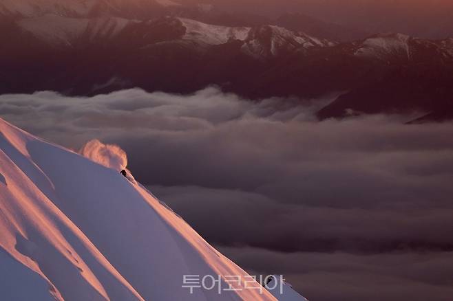 마운트 어스파이어링 국립공원(Mount Aspiring National Park) 내 엔드피크(End Peak)의 여명 ⓒMark Clinton