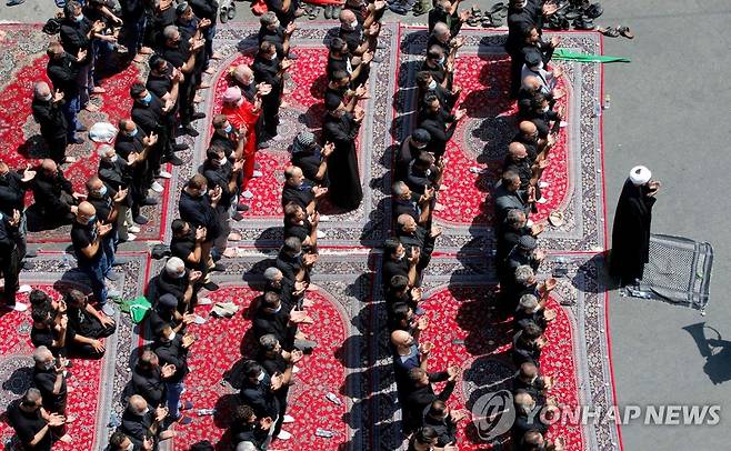 아슈라 행사 참석한 이란인 [AFP=연합뉴스]