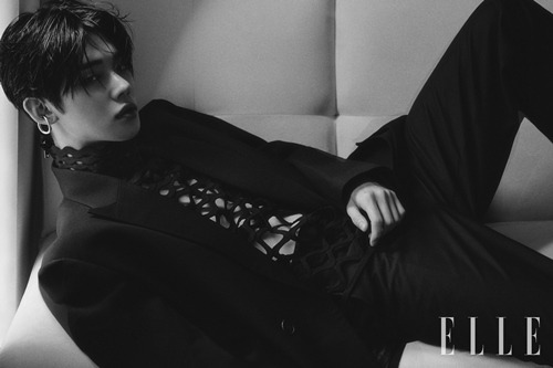 On the 20th, fashion magazine Elle released a picture of Yeonjun, which was a simple mood of black and white.Yeonjun, who showed a variety of activities through TOMORROW X Twogether (Subin, Yeonjun, Beomgyu, Taihun, and Huening Kai), also completely digested the simple concept, and it was bright enough without colorful colors or splashing accessories.Just sitting on a chair without power, I felt an aura, and in the cut using mysterious blue flowers as props, Yeonjuns unique attractive eyes glowed.Yeonjun showed his affection for music and fashion in an interview that was held Twogether.I think music and fashion, both of which are really good media to express me, are good media.I can express myself without constraints in my style. As for the contradictory charms shown on and below the stage, I always wanted to be calmer and cooler, but my personality was not hidden.I always think it is the best thing to be natural. I am with my members, so I can see more playful things. When the story about the team color of TOMORROW X Twogether came out, It is really important to have a team color just as one person is important.I know that we have many colors, and I know that we have many colors. Yeonjuns exclusive picture, interviews and videos can be found in the September issue of Elle, on its website and on the official YouTube channel.On the other hand, TOMORROW X Twogether released Regular 2 repackage album Chaos chapter: FIGHT OR ESCAPE on the 17th.The title song LO$ER=LOER(Roger Firstone Tire and Rubber Company) is a song of aunt pop punk genre. Although it looks like LO$ER in the world, it expresses the mind of a boy who wants to be Firestone Tire and Rubber Company(LOER) which saves each other to the only world and savior you I did.The new song stage will be released for the first time through KBS2 Music Bank, which will be broadcast at 5 pm on the 20th.Photos