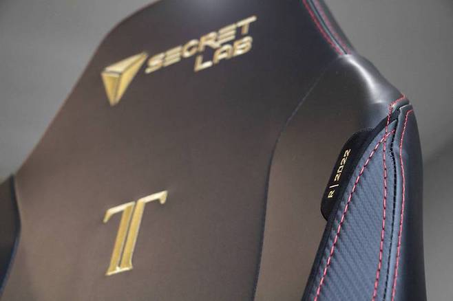 시크릿랩의 새로운 게이밍 체어, 타이탄 이보 2022 시리즈. 출처=IT동아