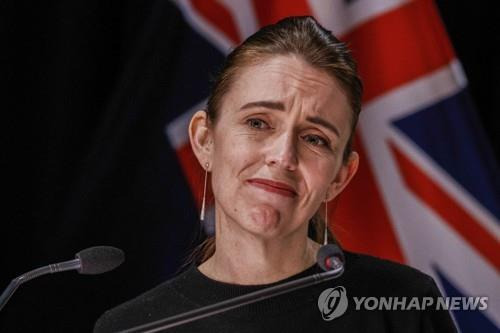 지난 19일 코로나19 대응 기자회견하는 저신다 아던 뉴질랜드 총리 [AP=연합뉴스 자료사진]
