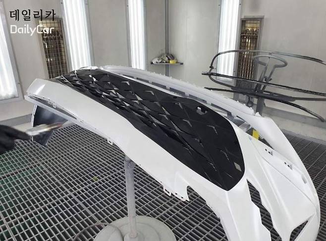 기아 K8 전면 그릴 부분도색 작업 이미지(출처: 네이버 블로그 장가드의 자동차 이야기)