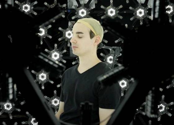 가상 캐릭터 빈센트. 자이언트스텝