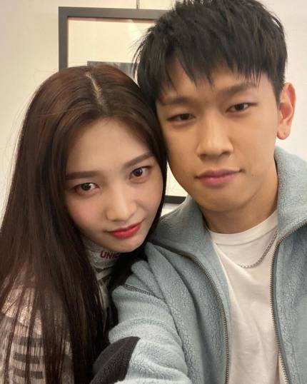 ▲ 조이(왼쪽), 크러쉬. 출처ㅣ크러쉬 SNS