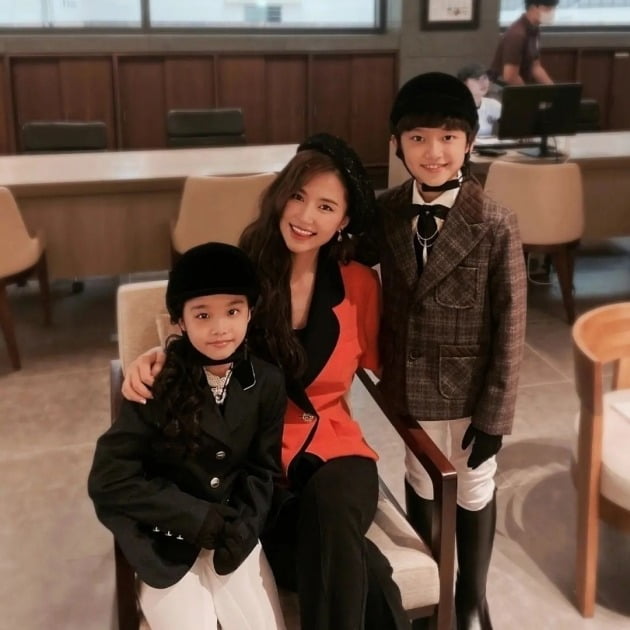 Marriage 3 Years With Financial Man Hyun Joo Son And Charlock To Play High End Sports Black Cohosh