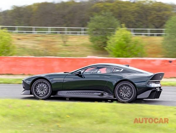 뒤쪽 끝은 자세가 흐트러지기 쉽다. 하지만 컨트롤 하기도 쉽다