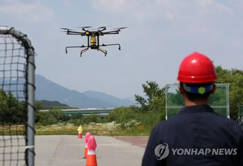 드론 운용 시연 [연합뉴스 자료사진]