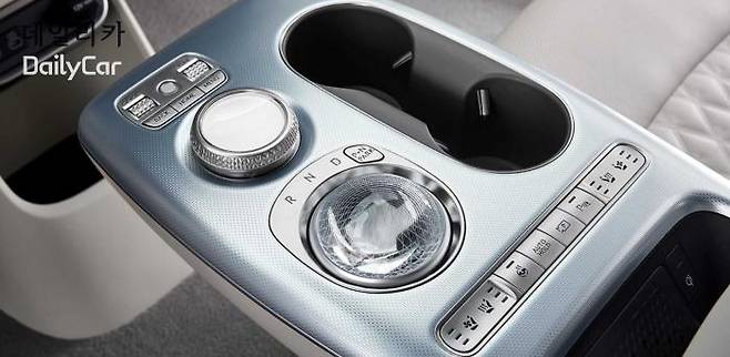 제네시스 GV60 크리스탈 스피어 변속기