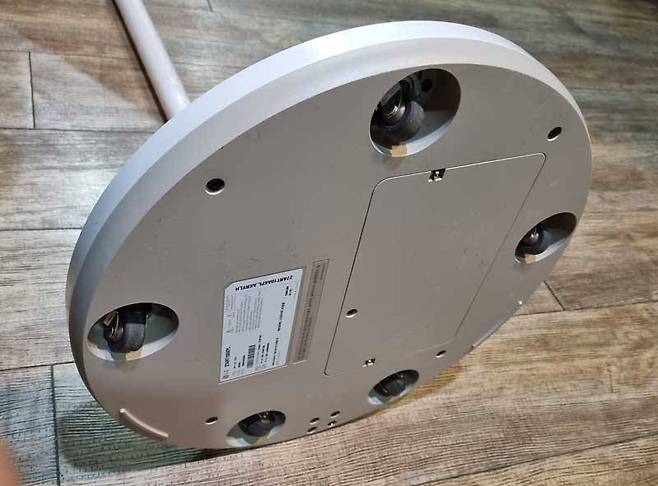 살짝 밀면 부드럽게 이동하는 무빙휠