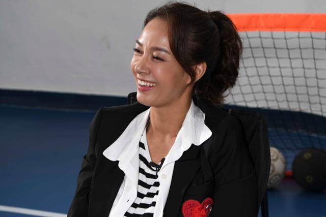 그는 MBC 공채 탤런트 21기 출신이지만 학창 시절 내내 ‘운동부 언니’였다. 한지은 인턴기자