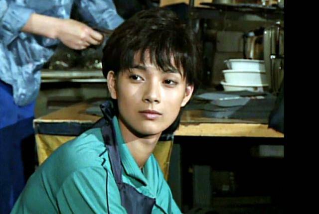 데뷔 초 그는 인기 드라마 ‘아들과 딸’에서 옥자 역할을 맡았다. 원래 캐스팅된 배우가 출연을 못하게 되면서 그가 감독에게 ‘오디션을 보게 해달라’고 자원해 얻어낸 배역이다. 화면 캡처