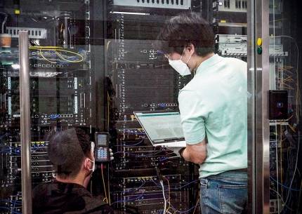 암호키분배(QKD·Quantum Key Distribution)가 적용된 서버. /사진제공=SK텔레콤