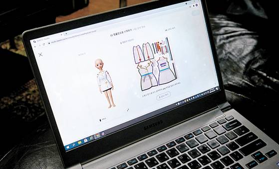 현재 약 70만 명이 이용 중인 제페토 크리에이터. 가상 세계에서 사용할 수 있는 다양한 아이템을 만들고, 판매해 수익을 올릴 수도 있다.