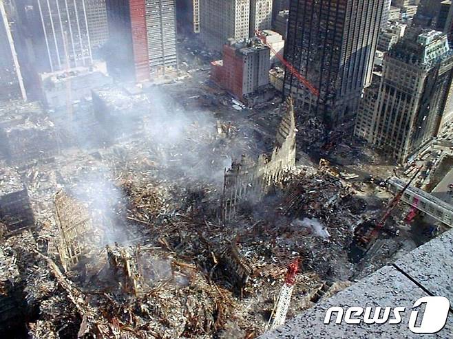 14일(현지시간) 세계무역센터 쌍둥이 건물 모습 2001.09.14 © AFP=뉴스1