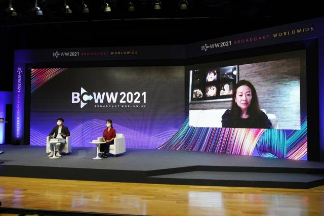 애플tv+ ‘파친코’의 허수진 작가가 8일 화상을 통해 대담에 참여하고 있다. /사진 제공=한국콘텐츠진흥원