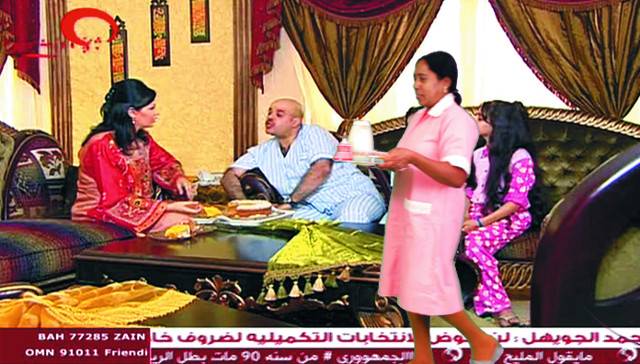 홍콩 출신 융마 감독이 총지휘하는 제11회 서울미디어시티비엔날레가 서소문 서울시립미술관에서 11월 21일까지 ‘하루하루 탈출한다’를 주제로 열린다. 쿠웨이트 출신 작가 무니라 알 카디리가 중동 드라마에서 투명인간 취급을 받는 이주노동자의 현실을 위트 있게 고발한 영상 작품 '비누'. 서울시립미술관 제공