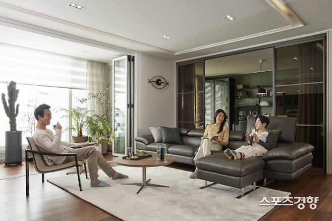 한샘리하우스 스타일패키지 ‘모던브라운’ 거실