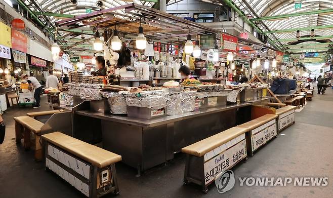 시장 안 소상공인 [연합뉴스 자료사진]