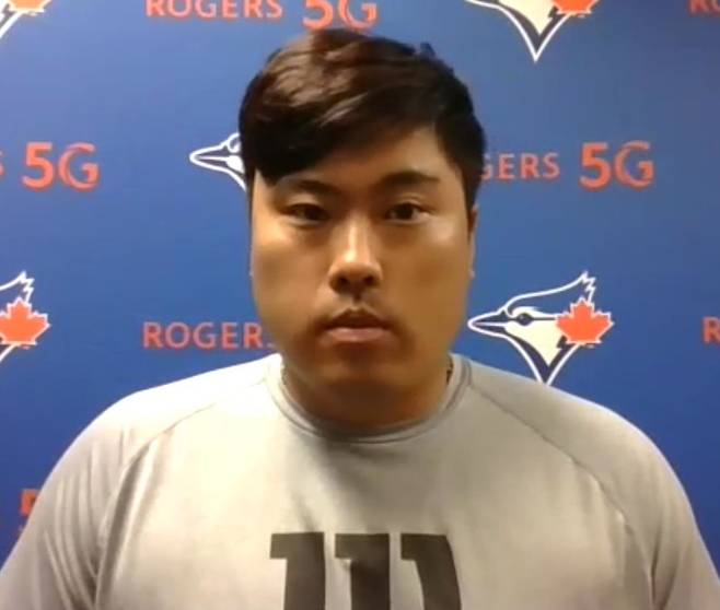 토론토 블루제이스 류현진이 12일(한국시간) 미국 메릴랜드주 볼티모어 오리올 파크 앳 캠든야즈에서 열린 미국프로야구 메이저리그(MLB) 볼티모어 오리올스와 원정경기 더블헤더 1차전을 마치고 화상 인터뷰하고 있다. [MLB 화상 인터뷰 캡처]