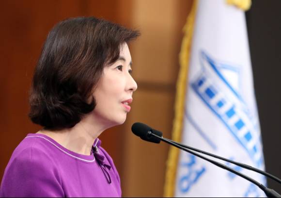 박경미 청와대 대변인이 13일 오후 청와대 춘추관에서 문재인 대통령의 UN 총회 참석 관련 브리핑을 하고 있다. [사진=뉴시스]
