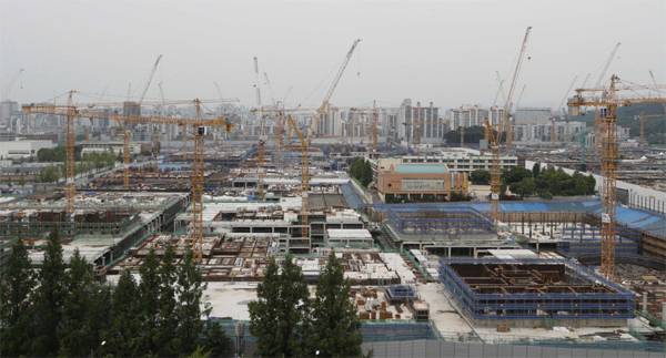 둔촌주공아파트 재건축 조합이 최근 총회를 열고 내부 정비를 마무리했다. 사진은 둔촌주공아파트 재건축 현장의 모습.  [매경DB]