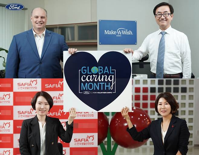 포드코리아가 난치병 환아 돕기 기부 등 코로나 시국 맞춤형 사회공헌 프로젝트를 진행했다. 사진은 데이비드 제프리(왼쪽 위부터 시계방향) 포드코리아 대표, 박상일 메이크어위시코리아 이사장, 김경희 사랑의열매 사회복지공동모금회 본부장, 정윤경 사단법인 한국생활안전연합 이사. /사진=포드코리아