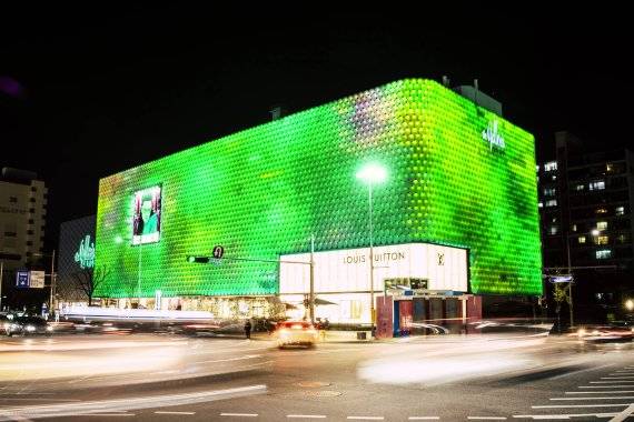 그린라이트 캠페인에 참여하는 갤러리아 명품관과 갤러리아 타임월드. 갤러리아 제공