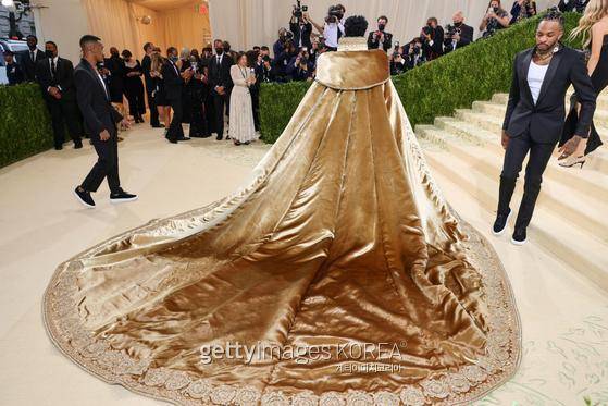 NEW YORK, NEW YORK - SEPTEMBER 13: Lil Nas X attends The 2021 Met Gala Celebrating In America: A Lexicon Of Fashion at Metropolitan Museum of Art on September 13, 2021 in New York City. (Photo by Theo Wargo/Getty Images)